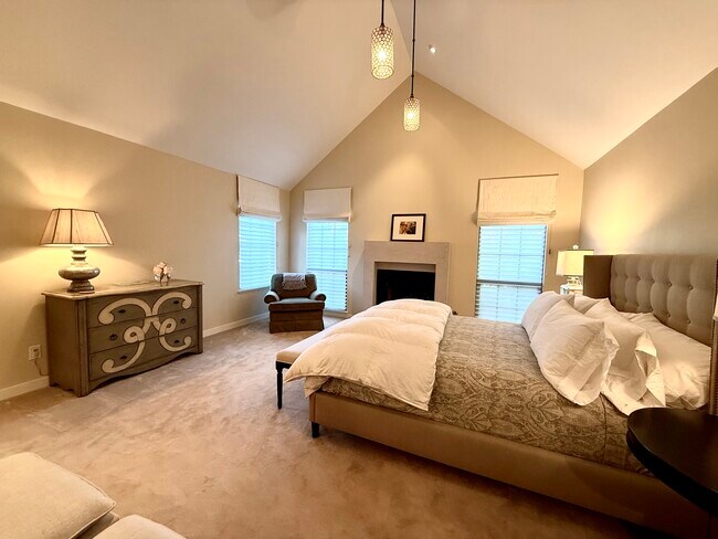 Building Photo - 6484 Heather St