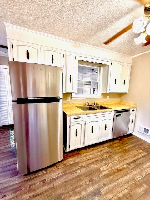 Building Photo - 122 Old Chapin Rd