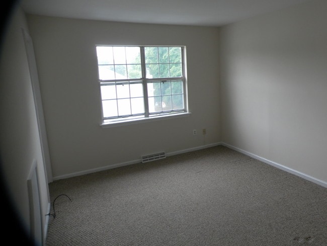 Building Photo - 5041 E Woodmill Dr