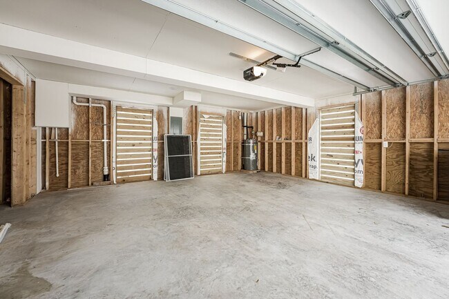 Building Photo - 5 Iron Frg Aly