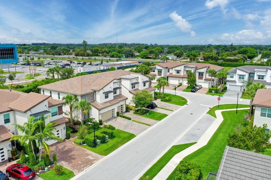 Building Photo - 9075 Kingsmoor Way