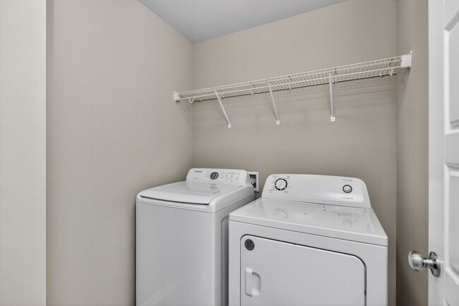 Building Photo - ALTOONA GEM!! 3 Bedroom, 2 Bathroom Home in Altoona!