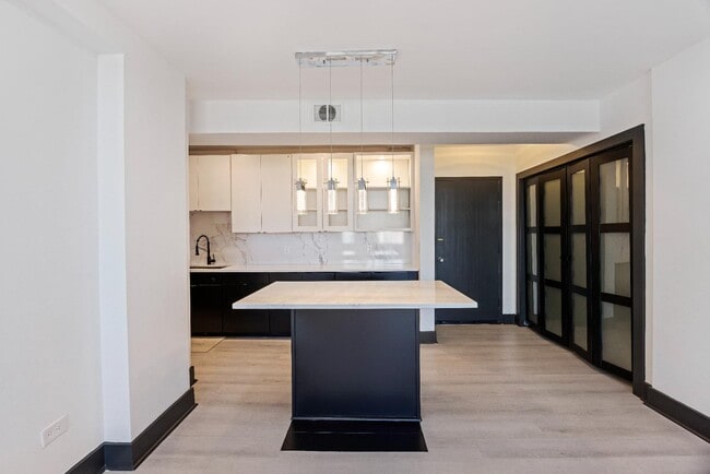 Building Photo - 14 Lockwood Dr