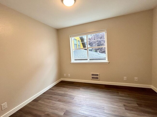 Building Photo - Capitol Hill Condominium