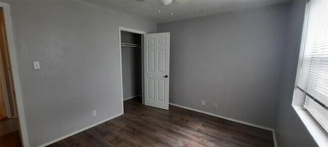 Building Photo - 823 Taulbee Ln