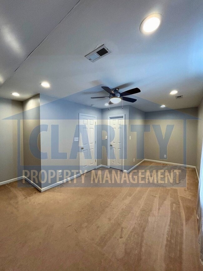 Building Photo - Three bedroom home in a quiet neighborhood!