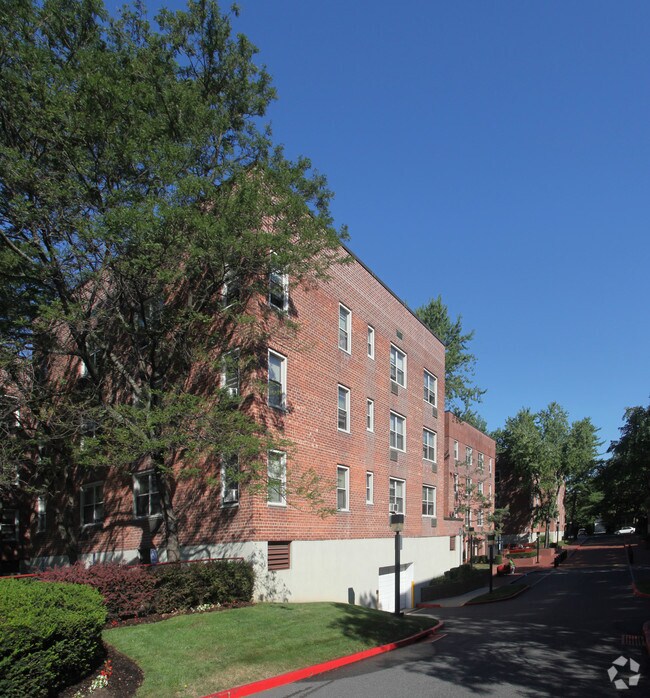 Woods Edge Apartments Hempstead, NY Apartment Finder