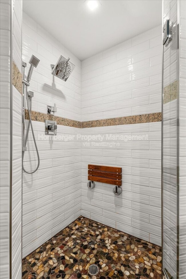 Building Photo - 5203 N Mulvaney Ct