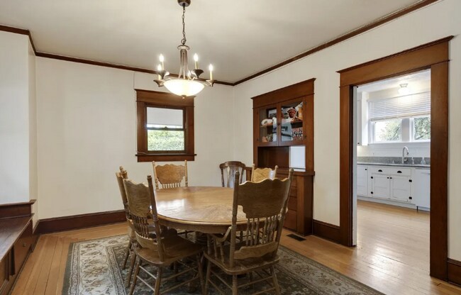 Building Photo - Rare Home Near OSU Campus!