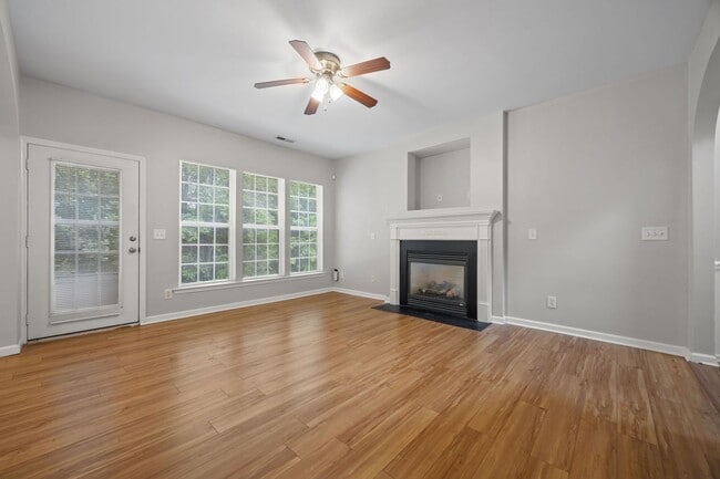 Building Photo - Charming 3-Bedroom Home,  minutes from Downtown Durham & Duke, Pet Friendly!