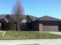 Building Photo - 3 bed 2 bath Duplex in Ozark