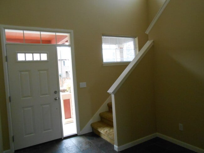 Building Photo - VIDEOTOUR: Stunning Home with Lots of Spac...
