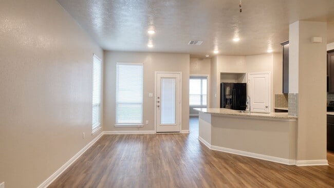 Building Photo - Spacious Single-Family Home Available Now!