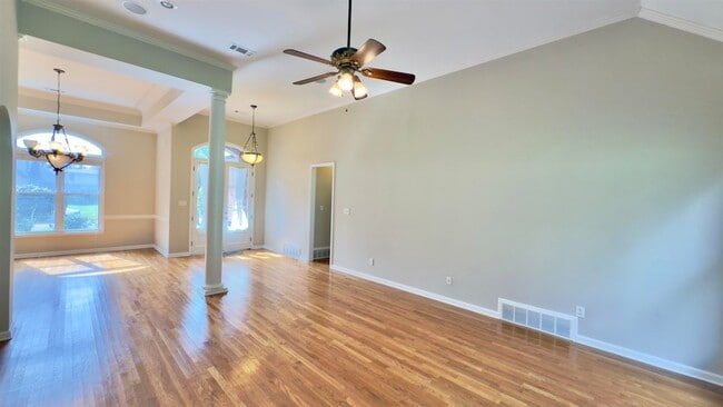 Building Photo - 4792 White Pass Dr