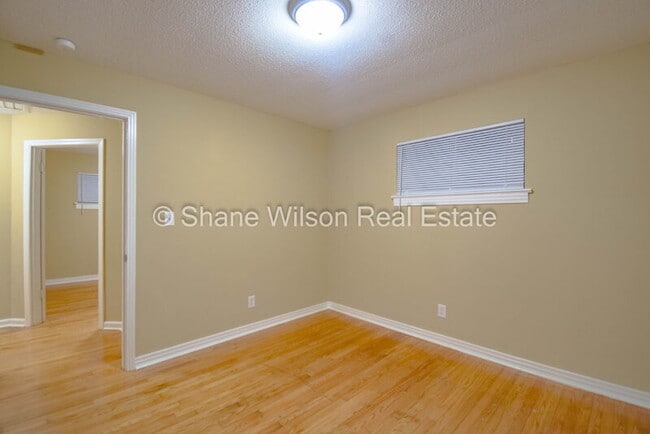 Building Photo - 804 Henderson Ave