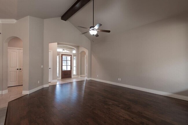 Building Photo - 2124 Newbrook Dr