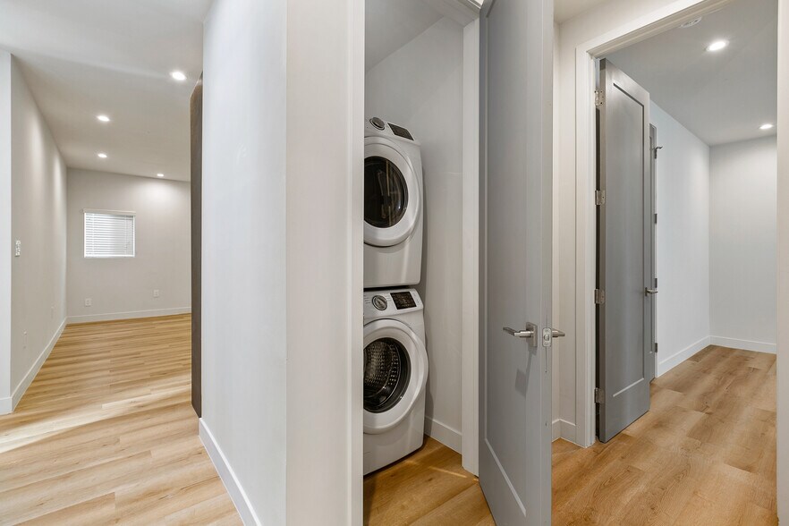 Building Photo - 1784 S Rimpau Blvd