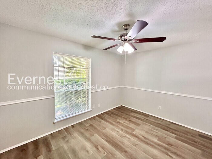 Building Photo - 1505 Hanover Dr