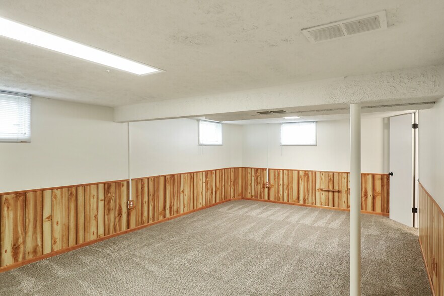 Building Photo - 7014 S 41st St