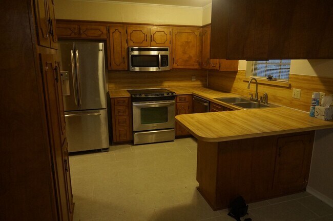 Building Photo - 114 Napoleon Dr