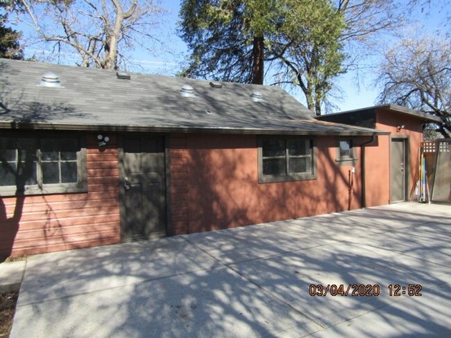 Building Photo - Newly Refurbished Jacksonville Cottage 1be...