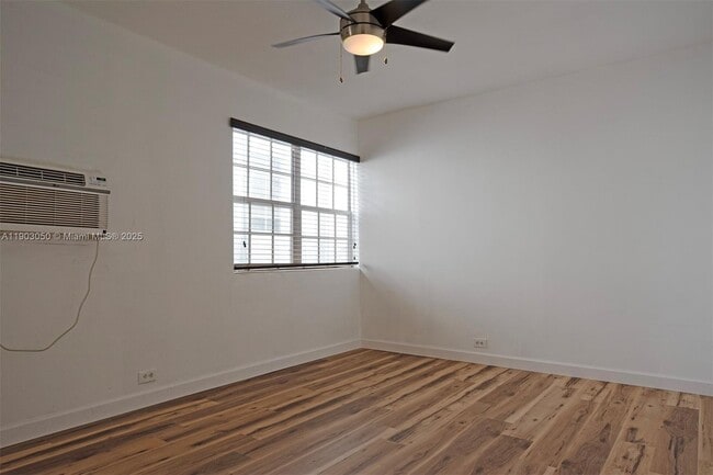 Building Photo - 2383 Flamingo Dr