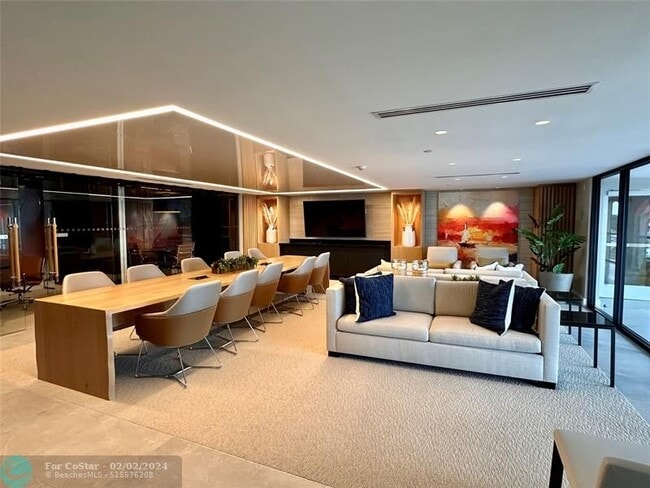 Building Photo - 1010 Seminole Dr