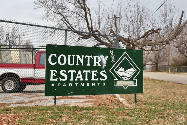 Building Photo - Country Estates East