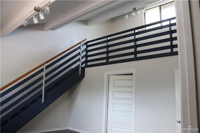 Building Photo - Spacious 3BR House in McAllen