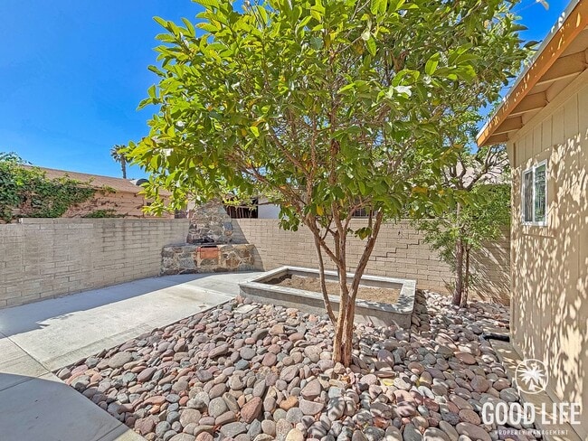 Building Photo - zIsla Vista Dr
