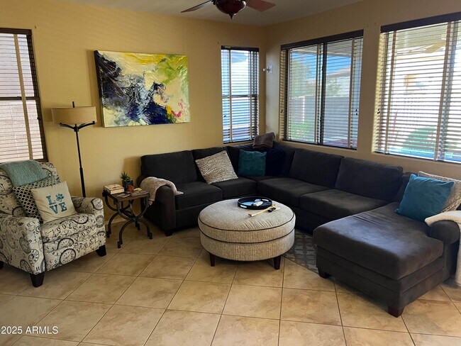 Building Photo - 7240 E Manning St