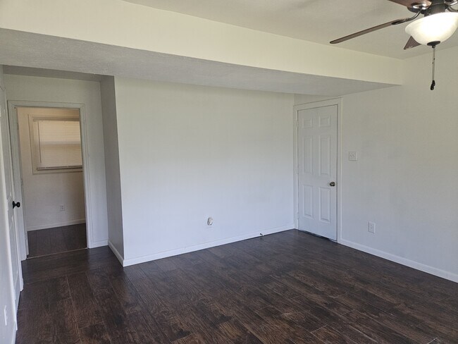 Building Photo - 619 Berwick Dr