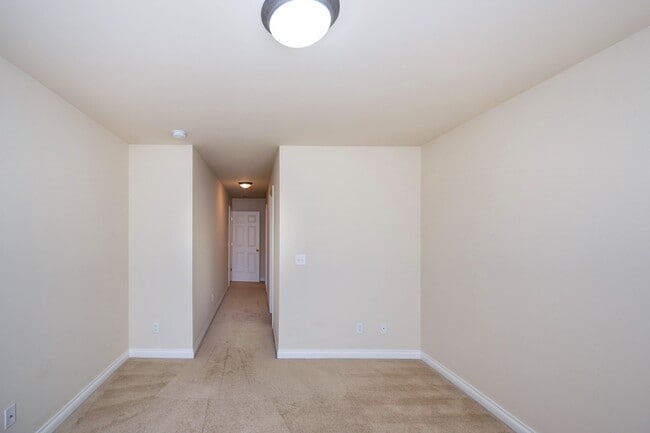 Building Photo - 5706 Hampshire Ln