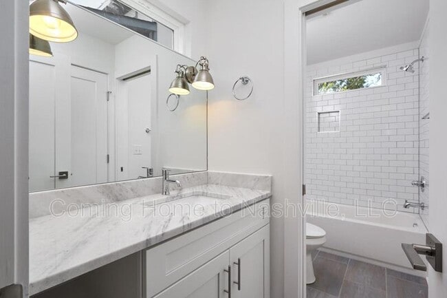 Building Photo - 1719 Pecan St