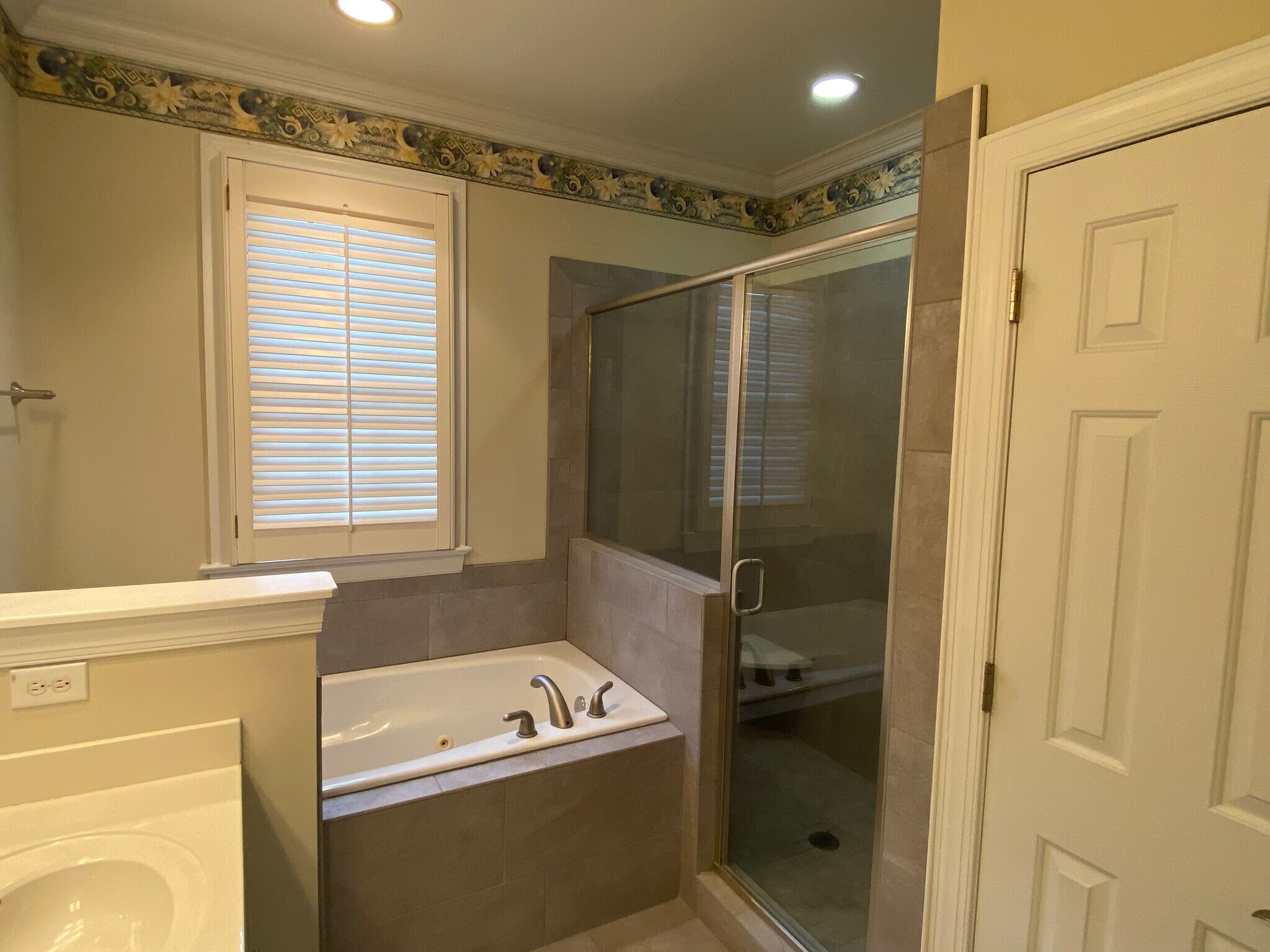 Building Photo - 4903 Pebble Beach Cir N