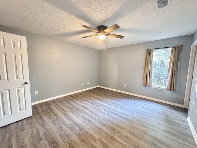 Building Photo - 4797 Old Mill Ct