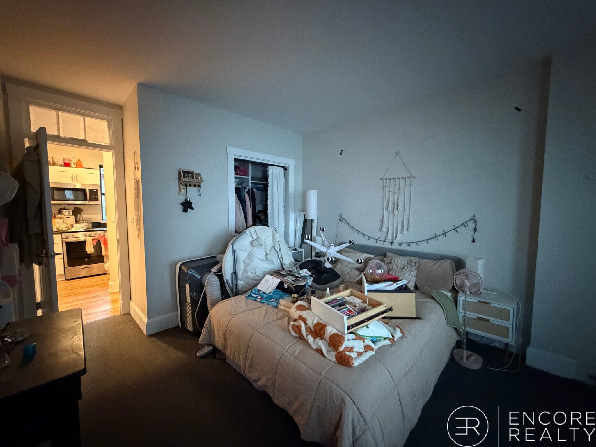 Building Photo - 822 Beacon St