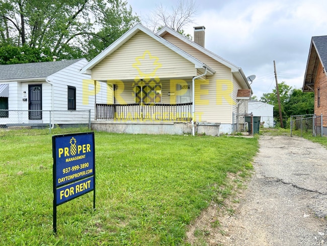 Primary Photo - 2 bedrooms 1 bathroom house