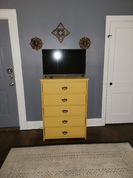 Building Photo - 718 McKewn St