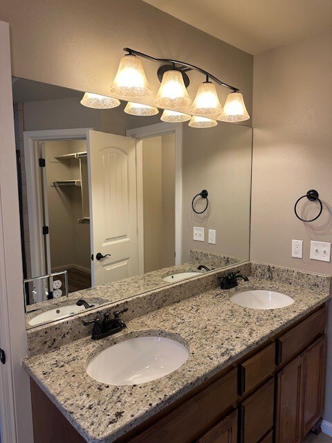 Building Photo - 640 SW 6th St