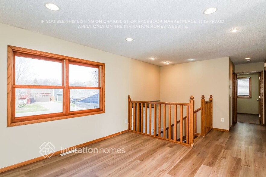 Building Photo - 3873 Hale Ave N