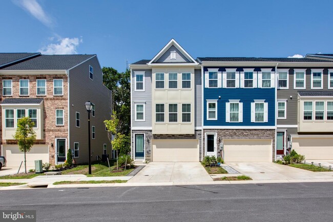 Building Photo - 2546 Buckthorn Dr