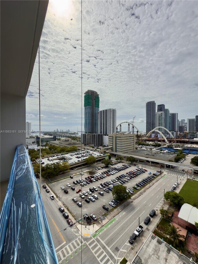 Building Photo - 1600 NE 1st Ave