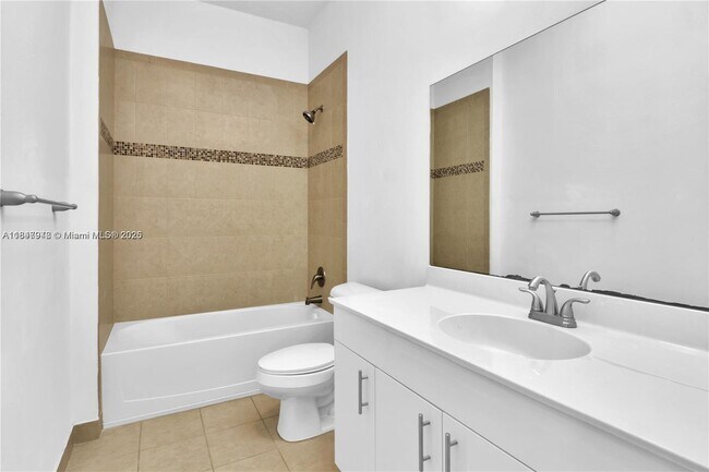 Building Photo - 673 NE 191st St