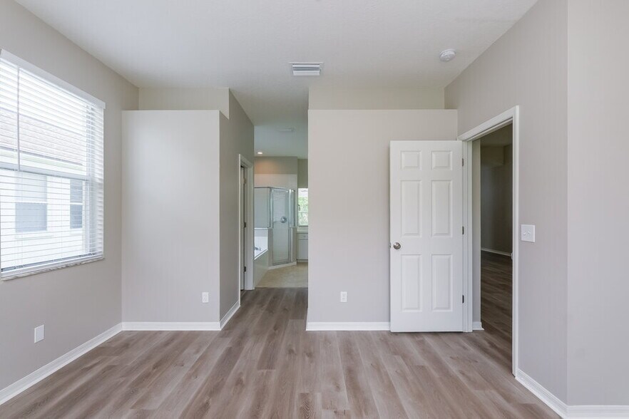 Building Photo - 1614 Wakefield Dr