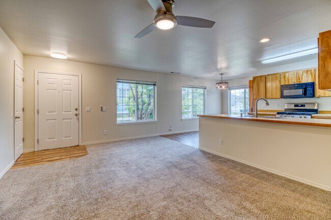 Building Photo - 1923 NE Derek Dr