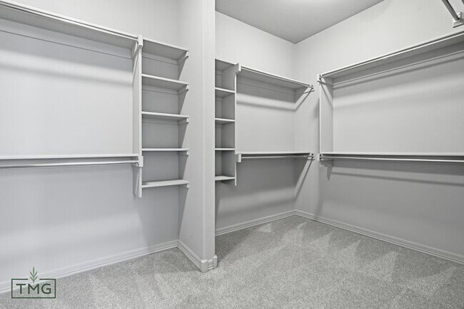 Building Photo - 3 Car Garage! Gorgeous 4/3.5/3 Luxury Home