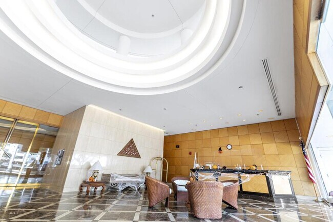 Building Photo - 1341 Kapiolani Blvd