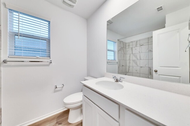 Building Photo - 113 River Rise Rd