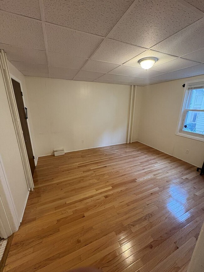 Building Photo - 63 Langslow St
